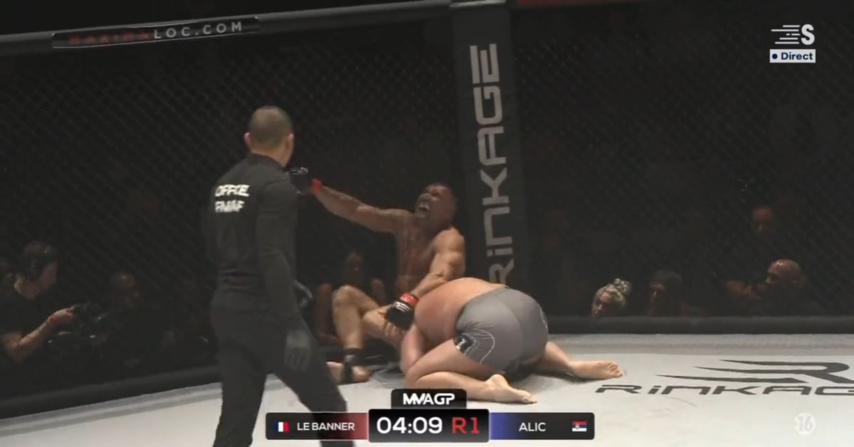 video-jerome-le-banner-overcomes-knee-injury-finishes-opponent-moments-jpg