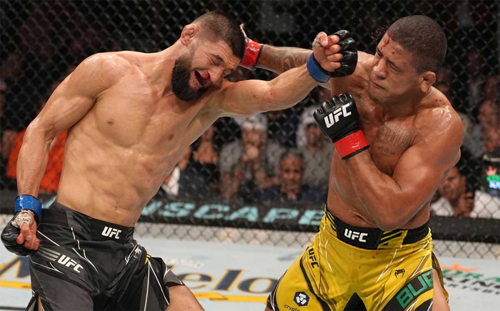 Khamzat Chimaev concordou em uma revanche contra Gilbert Burns no Brasil