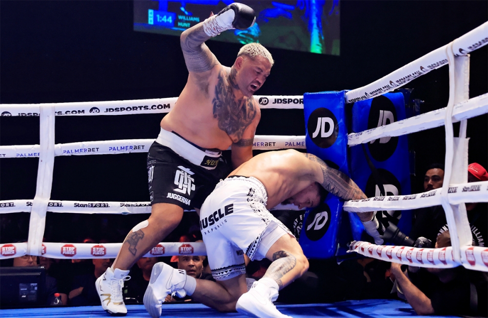 Mark Hunt noqueó a un oponente y puso fin a su carrera
