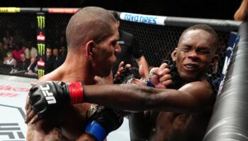 alex-pereira-stuns-israel-adesanya-with-fifth-round-standing-knockout-to-jpg