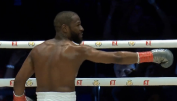 floyd-mayweather-clowns-deji-in-ridiculous-exhibition-bout-png