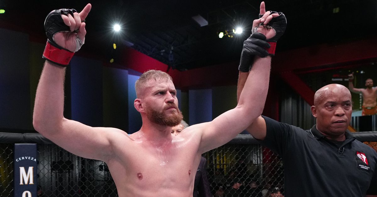 heck-of-a-morning-is-jan-blachowicz-vs-magomed-anakalev-jpg
