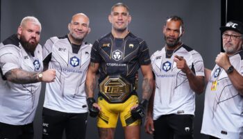 morning-report-daniel-cormier-credits-glover-teixeira-for-alex-pereiras-jpg