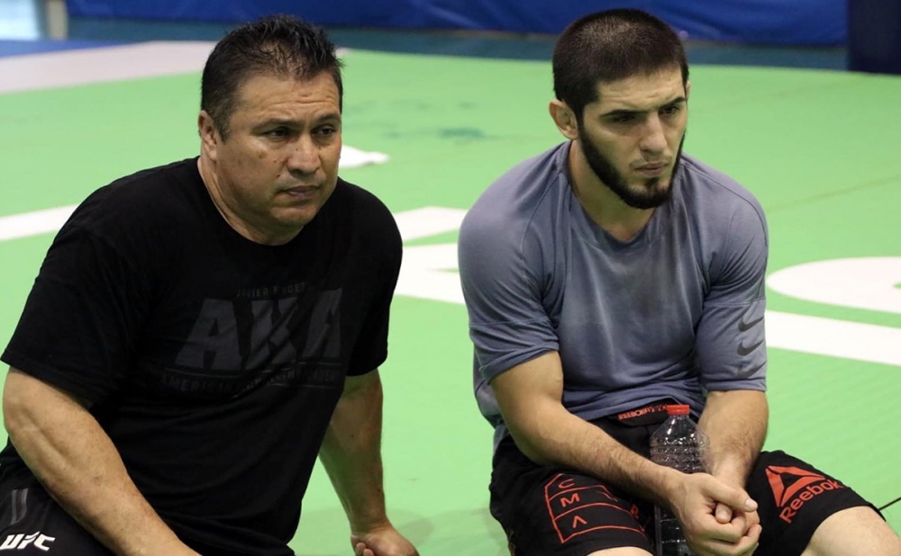 El entrenador de Makhachev llamó al lugar inmerecido del ruso en el ranking de UFC