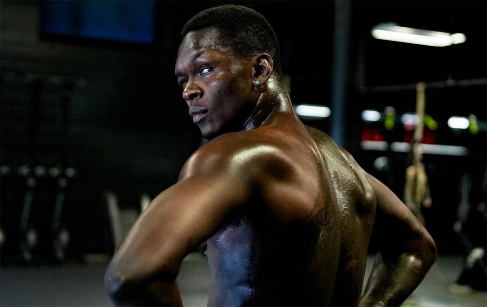 Israel Adesanya promete filme de terror aos fãs