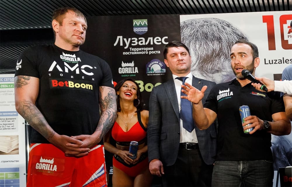 Kamil Gadzhiev reagerade på Alexander Emelianenkos nederlag
