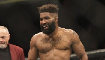 chris-curtis-targets-f-unit-dricus-du-plessis-after-unsatisfying-jpg