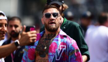 joe-rogan-conor-mcgregor-looks-like-his-piss-would-melt-jpg