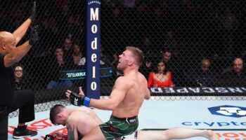 ufc-282-results-dricus-du-plessis-batters-darren-till-early-jpg