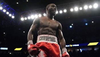 video-terence-crawford-knocks-out-david-avanesyan-with-monster-right-jpg