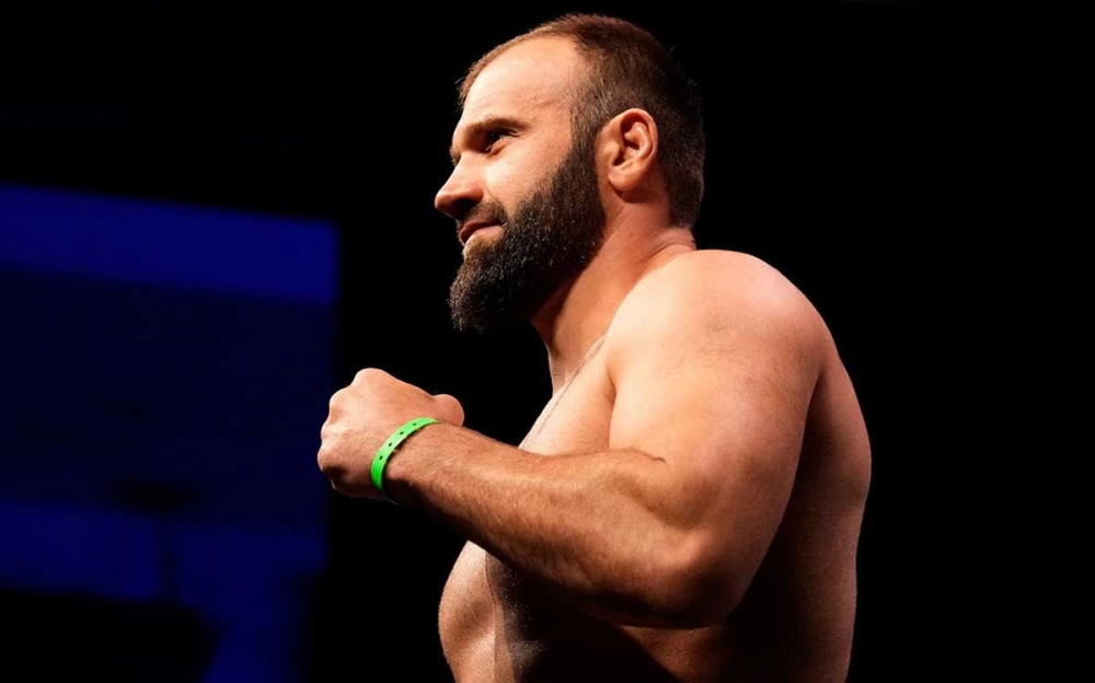 Azamat Murzakanov utnevnte en annen kamp i UFC