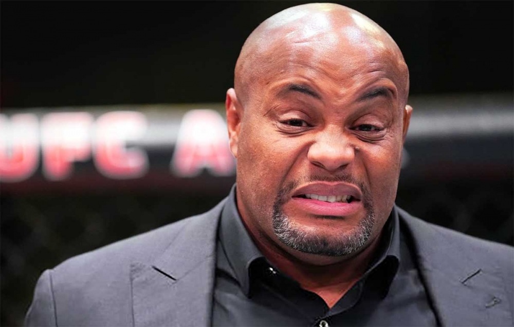 Reação de Cormier ao retorno de Jones e saída de Ngannou do UFC