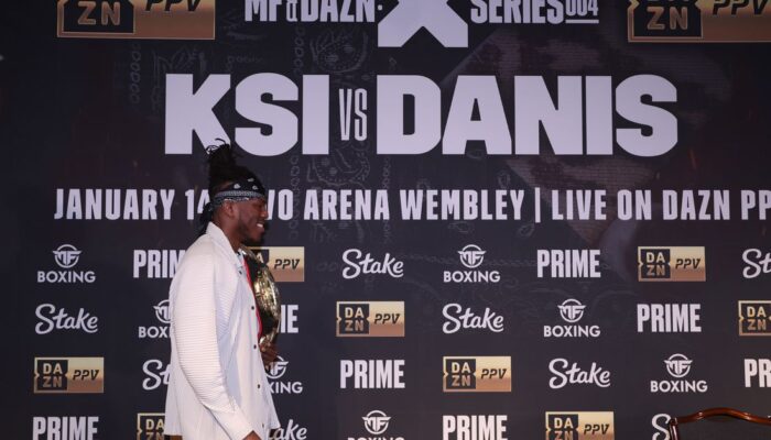 a-good-for-nothing-cockroach-fighters-react-to-dillon-danis-jpg