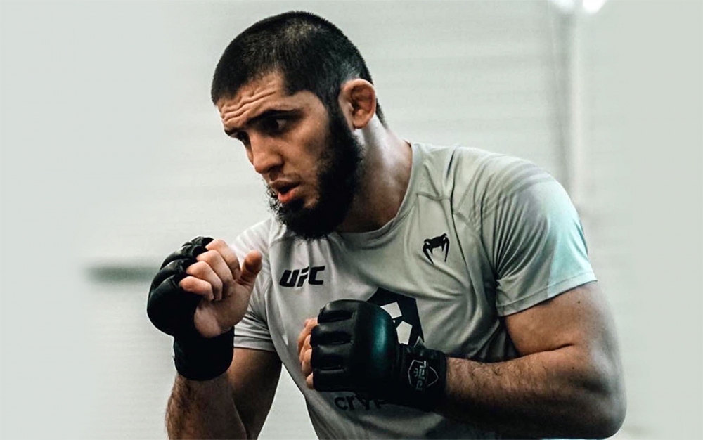 Islam Makhachev flew out to fight with Alex Volkanovski
