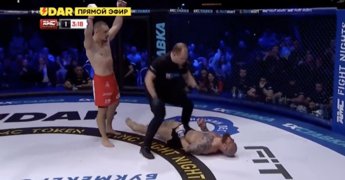 missed-fists-dmitriy-aryshev-obliterates-opponent-with-brutal-left-hook-png