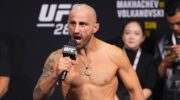 alexander-volkanovski-delights-perth-crowd-at-ufc-284-faceoffs-tomorrow-jpg