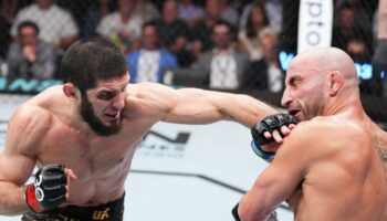 islam-makhachev-defeats-alexander-volkanovski-in-ufc-284-main-event-jpg