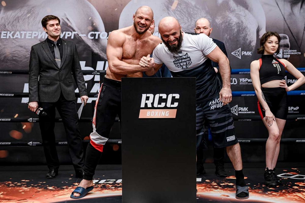 Magomed Ismailov og Ivan Shtyrkov tog vægt før boksekampen