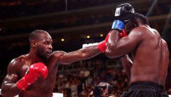 ex-nfl-star-leveon-bell-to-fight-jmx-at-misfits-boxing-jpg