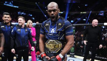 jon-jones-submitted-ciryl-gane-lightning-fast-to-win-the-jpg