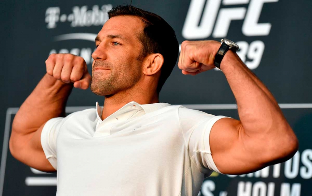Luke Rockhold makes his debut in fisticuffs
