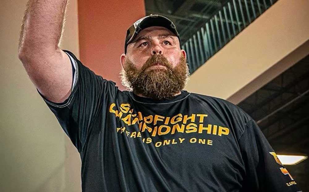 Ex-campeão do UFC, Tim Sylvia vence campeonato de tapas