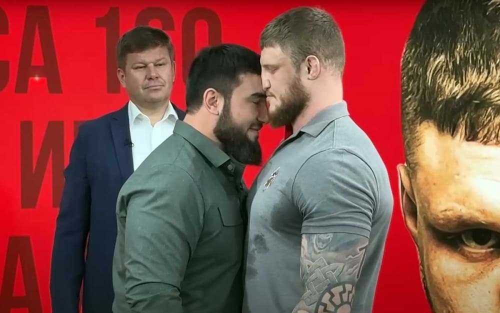 Muhumat Vakhaev butted Grigory Ponomarev at the battle of views