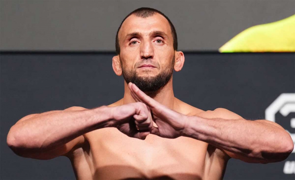 Rysslands Muslim Salikhov går match i UFC 296
