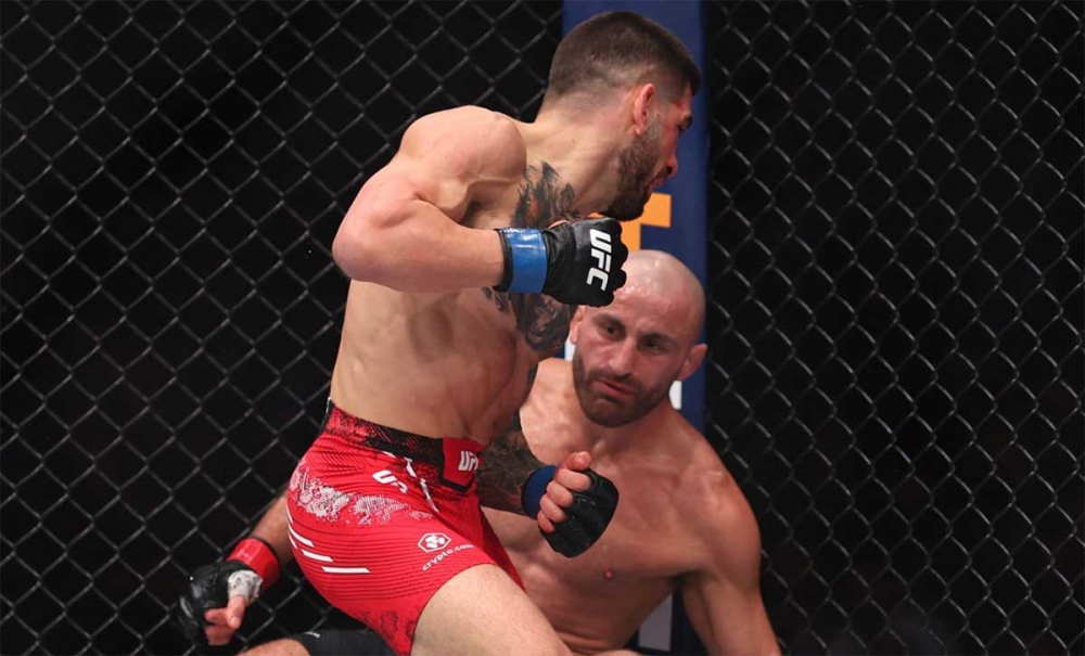 UFC 298 Ergebnisse: Topuria schlug Volkanovski k.o., Whittaker besiegte Costa